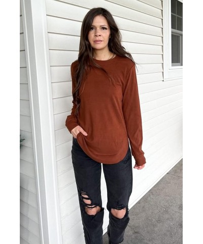 Womens Sweatshirt Crewneck Long Sleeve Shirts for Women High Low Tops Curved Hem 04-caramel $18.89 Hoodies & Sweatshirts